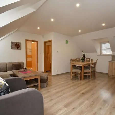 Pelc Lodge *