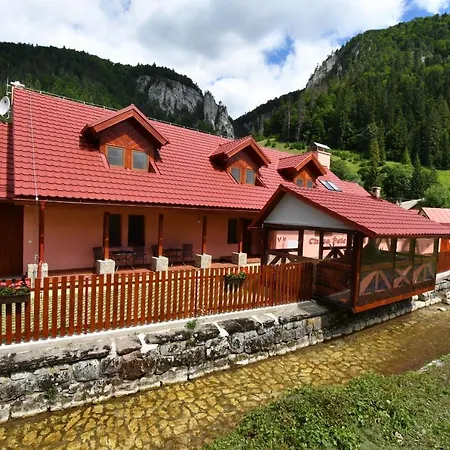 Orman Evi Pelc Stratená